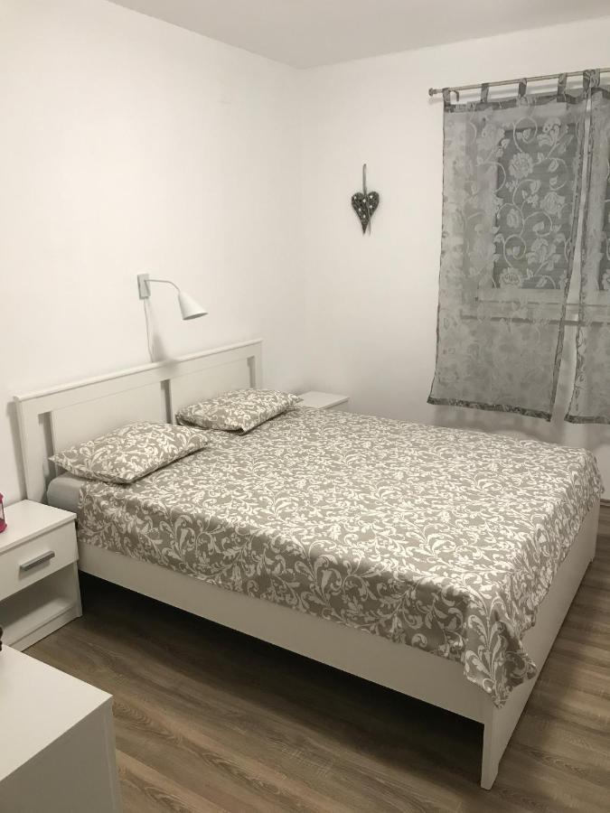 Apartments By The Sea Tucepi, Makarska - 2699 ภายนอก รูปภาพ